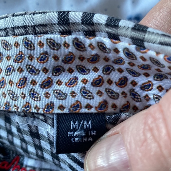 Robert Graham Button Down Long Sleeve Shirt. Black, White, Beige Pattern. Size M - Picture 6 of 16